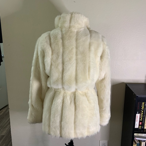 Scandinavian Faux Fur Vintage Coat - Picture 4 of 9